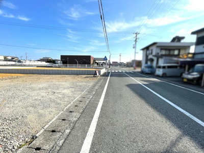 【前面道路含む現地写真】 | 全３区画分譲地 | 東面前面道路状況