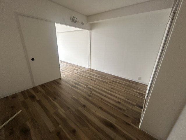 テン・フォーティの洋室