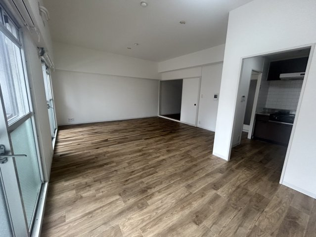 テン・フォーティの居間・リビング