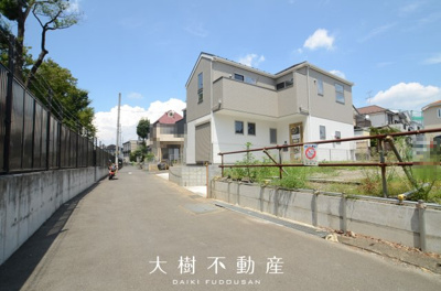 【前面道路含む現地写真】 | 座間市入谷西3丁目　新築戸建て　全２棟【仲介手数料無料】