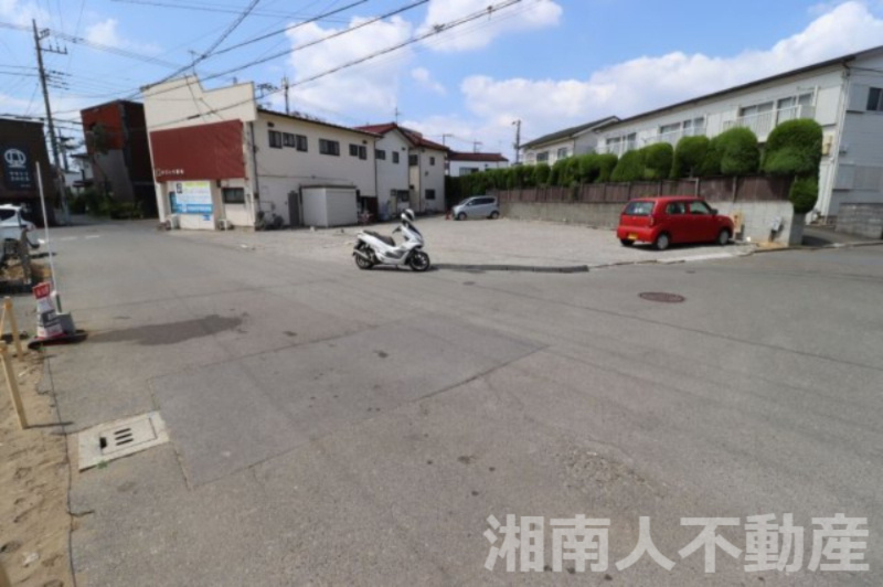 辻堂駅　茅ヶ崎駅　好アクセス‼　茅ヶ崎市出口町売地　の前面道路含む現地写真|3方向角地で全面道路広く、駐車もしやすい立地です！