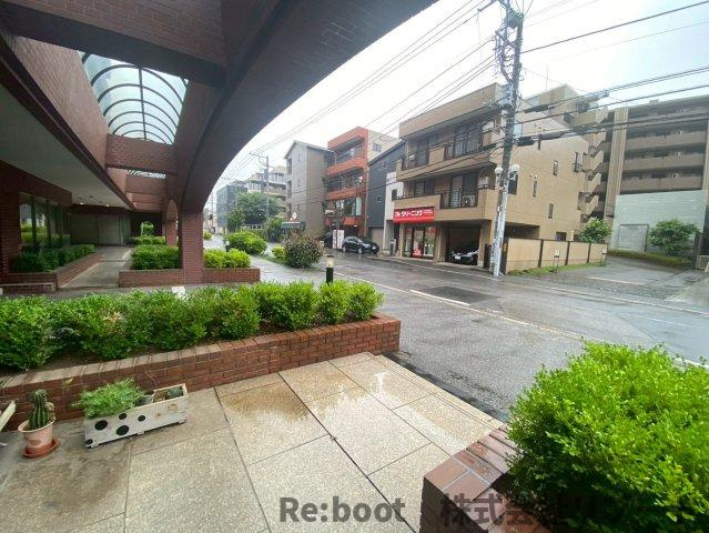 習志野市津田沼２丁目の店舗一部のエントランス