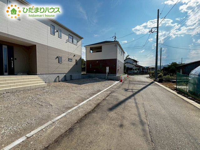 深谷市武蔵野第1　新築一戸建て　クレイドルガーデン　02の前面道路含む現地写真