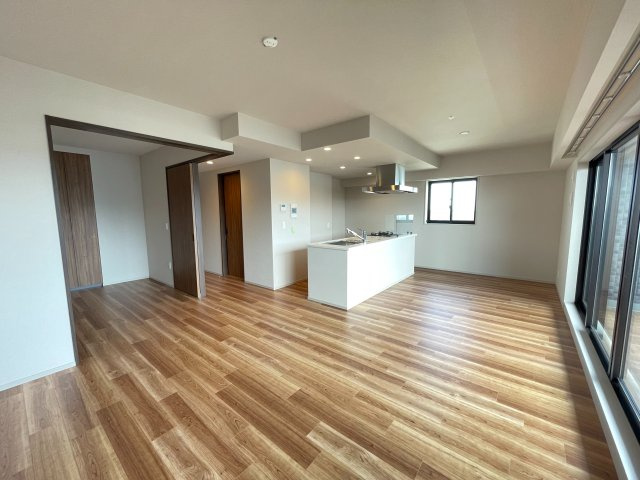 レーベン南大高　THE　ONEの居間・リビング