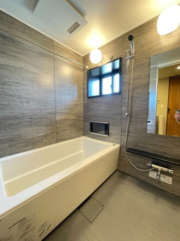 レーベン南大高　THE　ONEの浴室