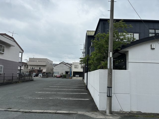 豊橋市藤沢町店子付き店舗の周辺|西側境界線付近を撮影