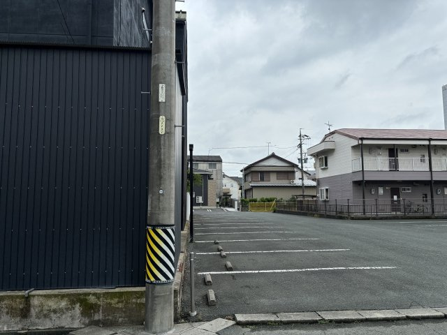 豊橋市藤沢町店子付き店舗の周辺|西側境界線付近を撮影