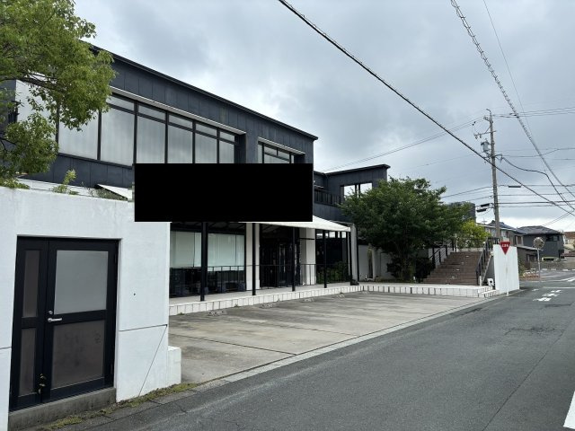 豊橋市藤沢町店子付き店舗の外観|南側店舗エントランス部分