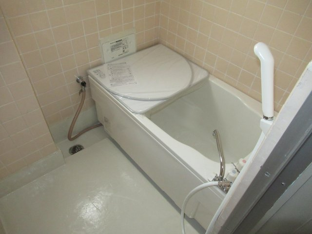 兵庫県公社　東垂水南（１）6号棟の浴室|画像からはわかりませんが、浴室には窓があります