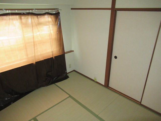 兵庫県公社　東垂水南（１）6号棟のその他|日本らしい落ち着いた雰囲気の和室です