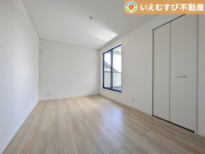 【洋室】 | Cradle garden　神川町新里第4 | ナチュラルな色合いが落ち着くお部屋
シンプルな内装のお部屋なので自分でコーディネートしても楽しそうですね♪