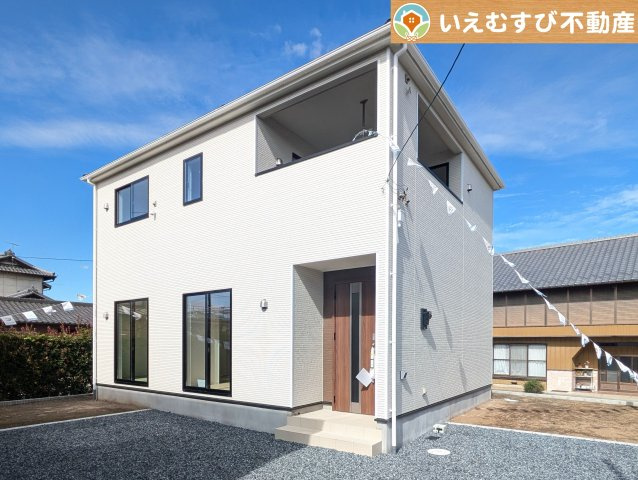 Cradle garden　神川町新里第4の外観|【完成済み】清潔感ある白を基調としたシンプルモダンな落ちついた外観！
是非ご内覧ください！実際に現地を見たり内覧してみると夢が膨らみますよね♪