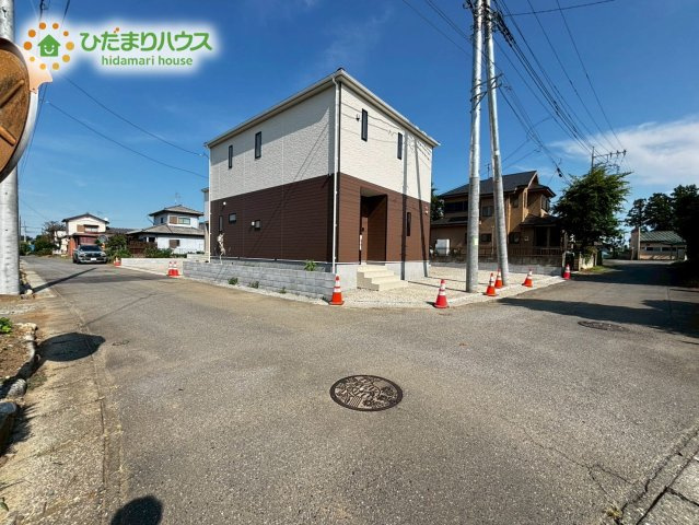 深谷市武蔵野第1　新築一戸建て　クレイドルガーデン　01の前面道路含む現地写真|角地につき日当たり・通風良好です◎