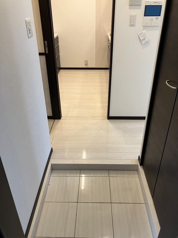 プレミアムコート知花の玄関