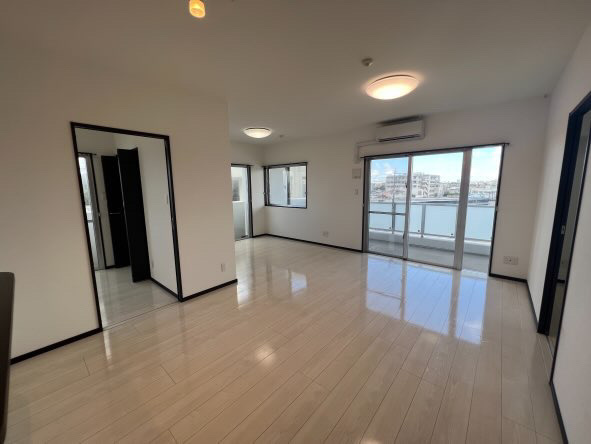 プレミアムコート知花の居間・リビング