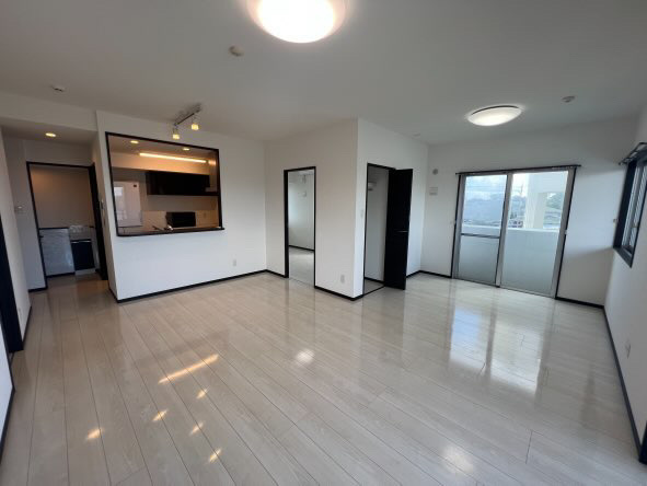 プレミアムコート知花の居間・リビング