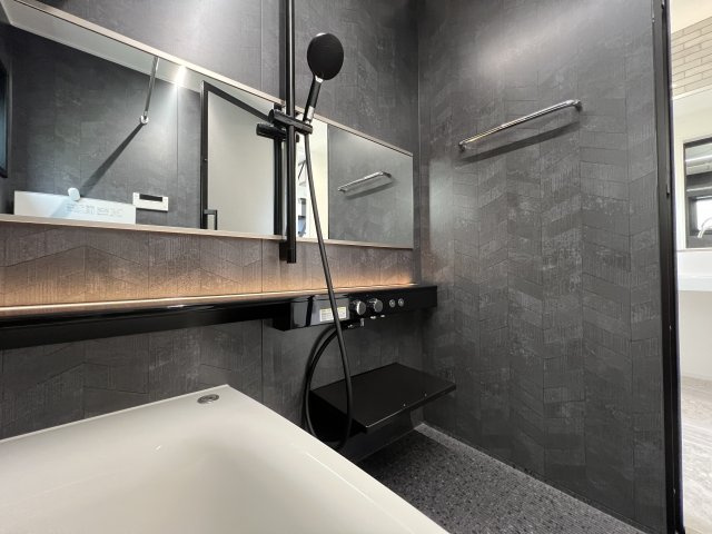 オーシャンビュー！海まで徒歩３分の場所にできた新築住宅の浴室