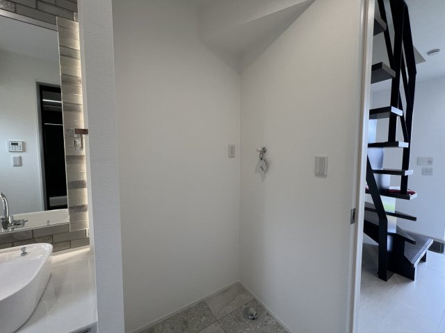 オーシャンビュー！海まで徒歩３分の未入居住宅の脱衣所|洗濯機置き場