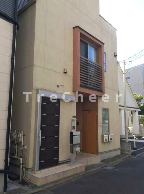 パーソナル若松町のエントランス