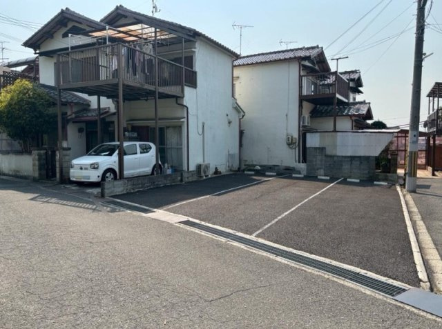 富田林市東板持町3丁目戸建て＋ガレージ　オーナーチェンジの前面道路含む現地写真