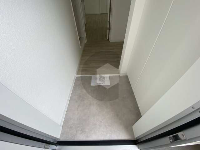 コラッジオ衣摺の玄関