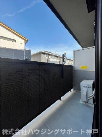 明石市大久保町大窪のアパートのバルコニー