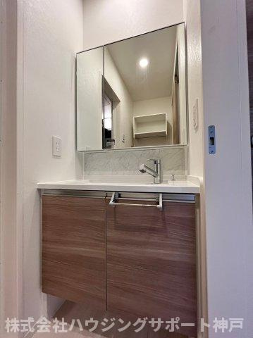 明石市大久保町大窪のアパートの洗面所