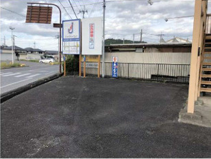 近江八幡市安土町下豊浦の店舗事務所の駐車場