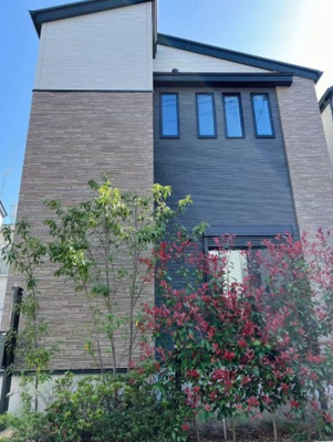 【外観】 | 所沢市美原町4丁目　令和6年築 | 落ち着きのあるシックな外観です。