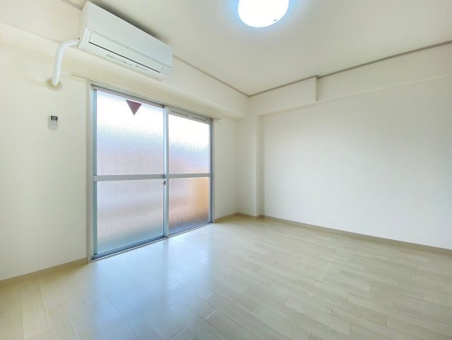 ナンノ第12号館の寝室