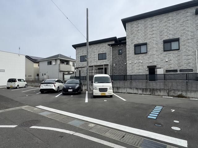 ＰＬＳ　ＴＯＭＩＮＡＧＡ（ピーエルエス　トミナガ）