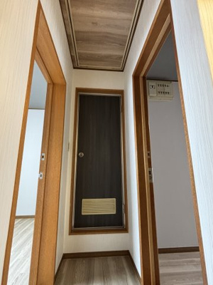 【内装】 | 南山貸家 | 床、天井、扉オシャレな内装です。