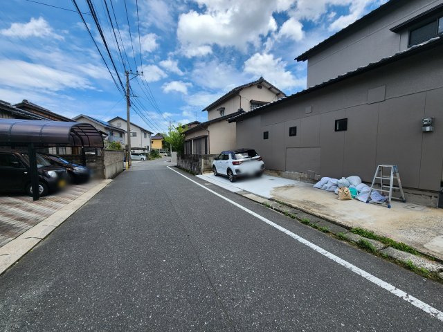 RESET HOUSE－リセットハウス小倉南区朽網西2丁目　【小倉南区　中古戸建て】の前面道路含む現地写真|前面道路も広々して駐車しやすいです♪【小倉南区　中古戸建　リノベーション】