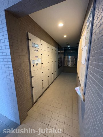 リーデンススクエア津田沼のエントランス|宅配ボックス　集合ポスト