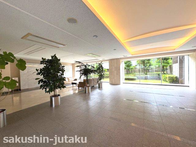 リーデンススクエア津田沼のエントランス