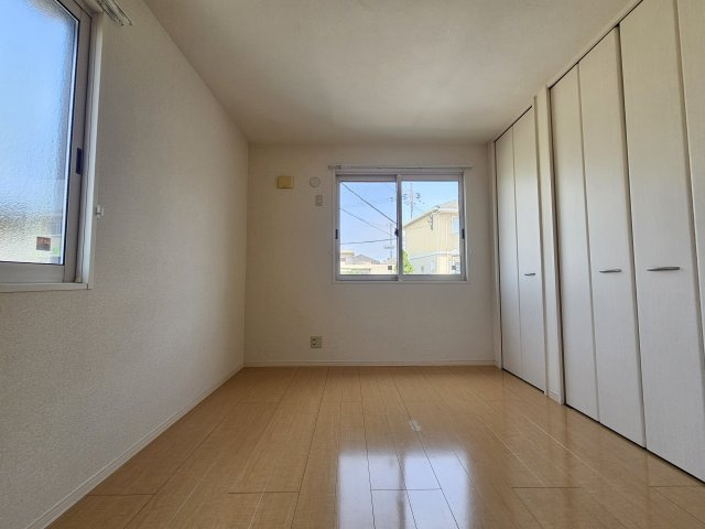 リビングタウン魚住　B棟の寝室