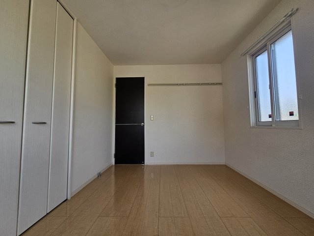 リビングタウン魚住　B棟の子供部屋