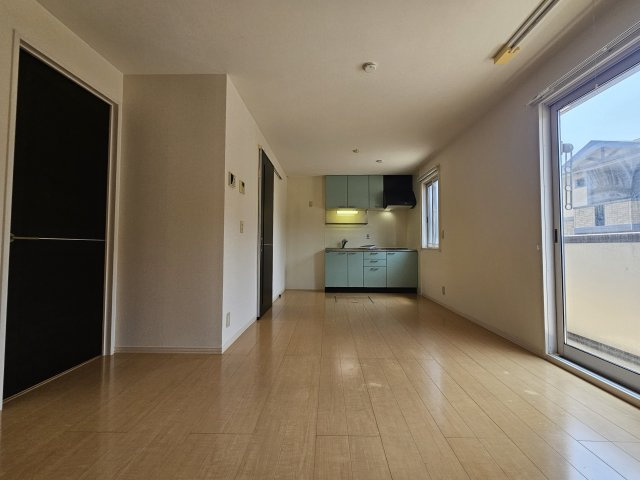 リビングタウン魚住　B棟の居間・リビング