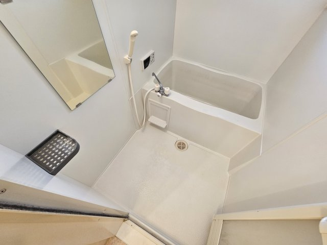 リビングタウン魚住　B棟の浴室