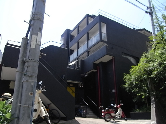 Dcourt六甲(旧:ドミトリー阪急六甲)の外観