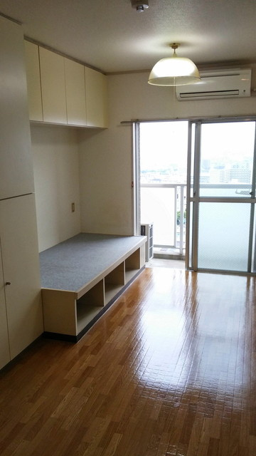 Dcourt六甲(旧:ドミトリー阪急六甲)の居間・リビング