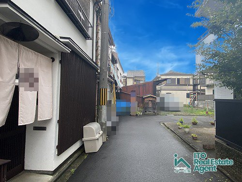 上京区利生町 中古テラスの前面道路含む現地写真