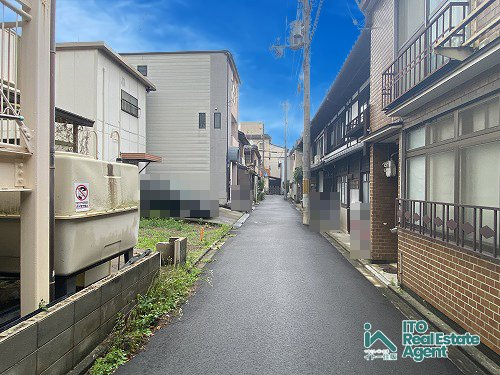 上京区利生町 中古テラスの前面道路含む現地写真