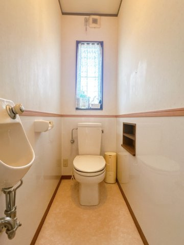 えびの市大字原田の中古一戸建のトイレ