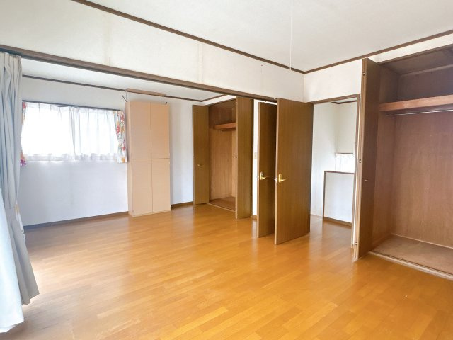 えびの市大字原田の中古一戸建の洋室