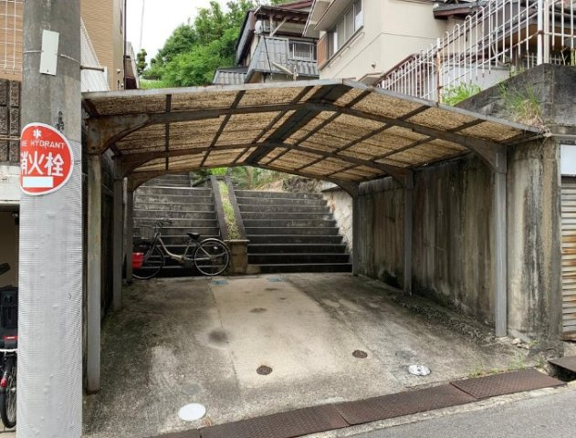 富田林市寿町3丁戸建ての駐車場