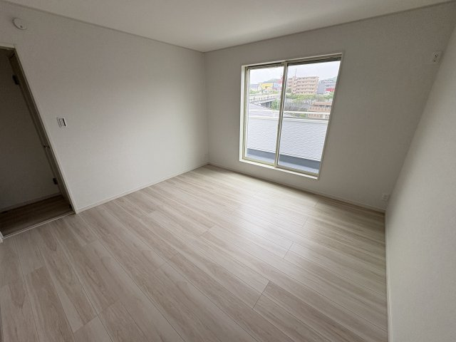 神戸市垂水区つつじが丘6丁目戸建の洋室