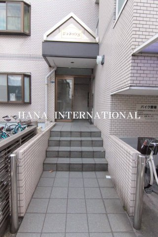 ジュネッタ8のエントランス