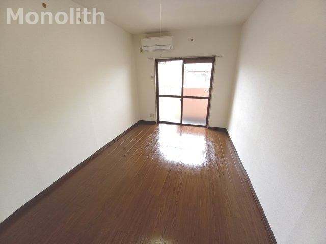 コンフォールの洋室