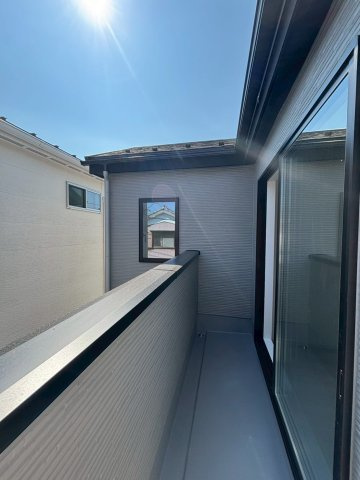 三郷市　中央5丁目　新築戸建　全1棟のバルコニー|お洗濯にも便利なバルコニー